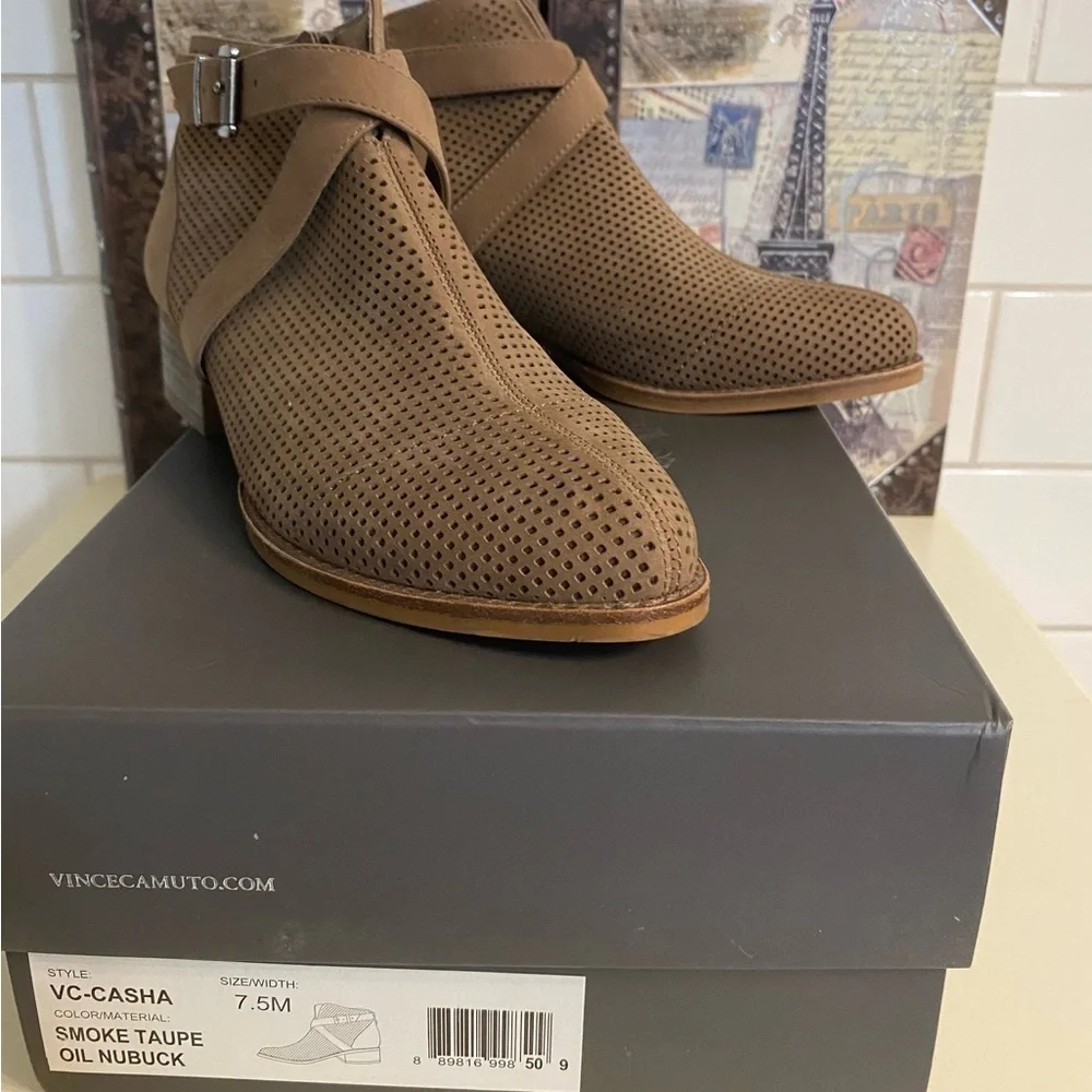 Vince Camuto Casha Perforated Ankle Booties. NIB NWT From Macys SZ 7.5 FIRM